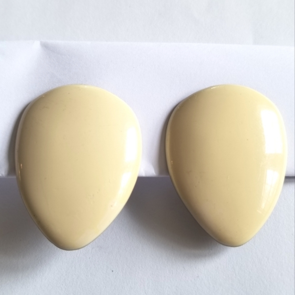 Vintage Berebi clip earrings pale yellow cream color enamel large oversized